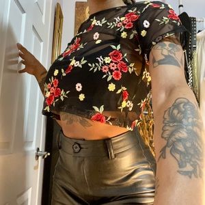 EMBROIDERED FLORAL LACE CROP BLOUSE
